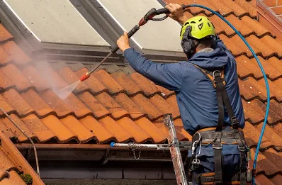 Démoussage et hydrofuge de toiture à Monthyon